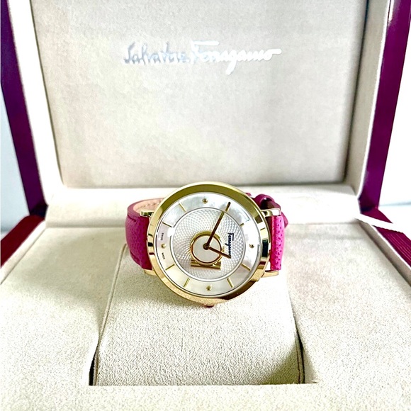 *SOLD AT AUCTION* NEW Salvatore Ferragamo Mother of Pearl & Pink Leather watch - Picture 11 of 16